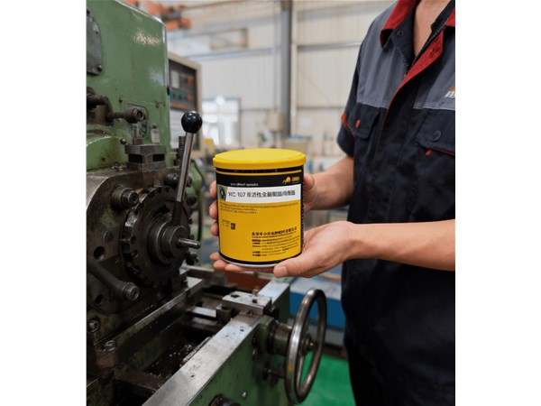 进口润滑脂贵到肉疼？高温强腐还总失效！看看东莞小亦虫 XYC 107 非活性全氟聚醚润滑脂 
